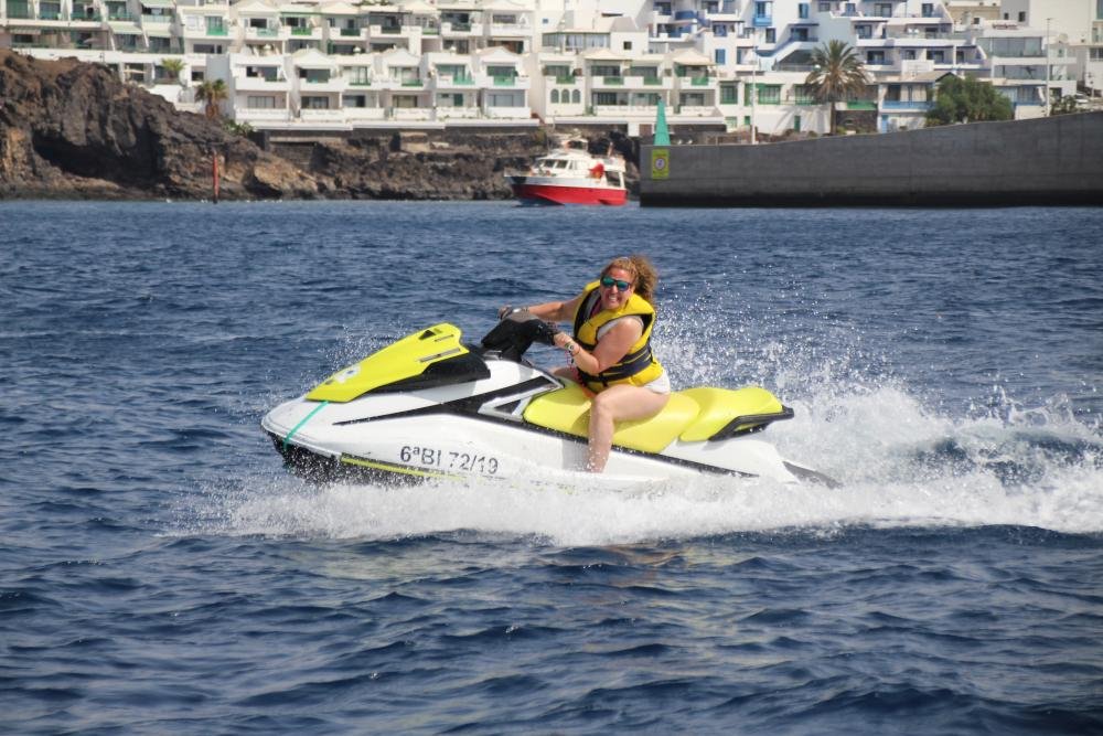 Tour en moto de agua desde Puerto del Carmeno